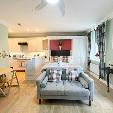Snug Studio On The Grassmarket, 5Mins From Castle エディンバラ エクステリア 写真