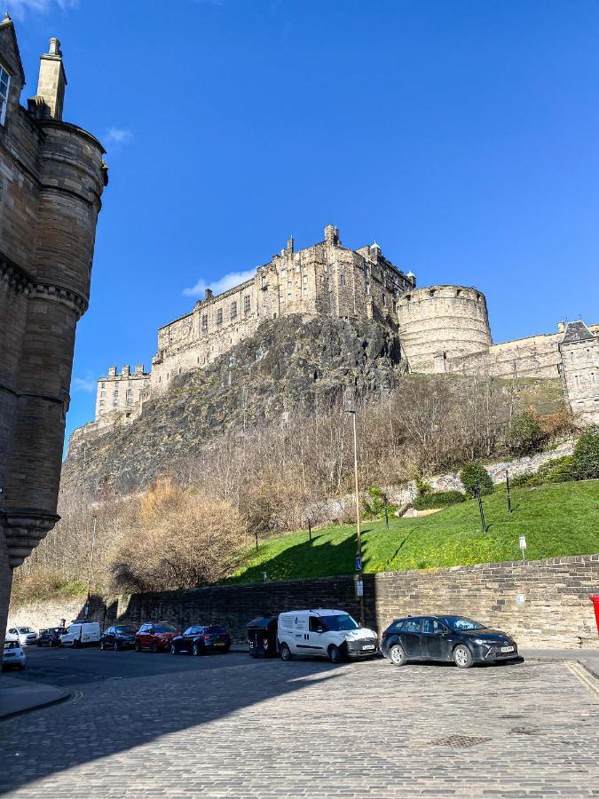 Snug Studio On The Grassmarket, 5Mins From Castle エディンバラ エクステリア 写真
