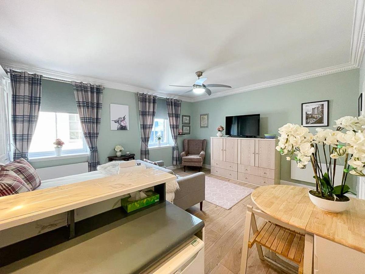 Snug Studio On The Grassmarket, 5Mins From Castle エディンバラ エクステリア 写真
